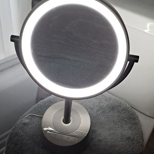 magnifying light up make up mirror